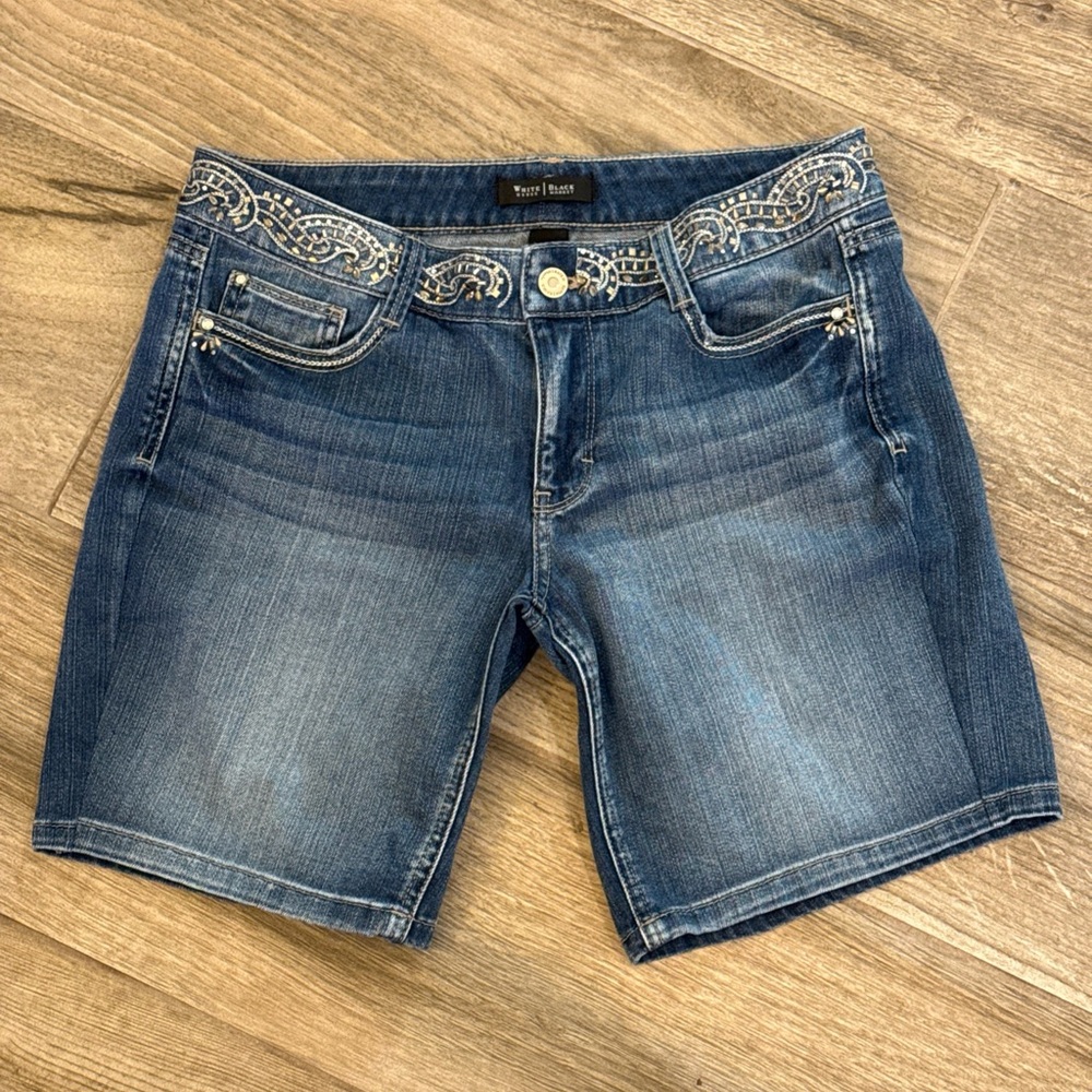 White House Black Market Feel Beautiful Embellished Shorts Sz 6 Worn 1x Mid Rise